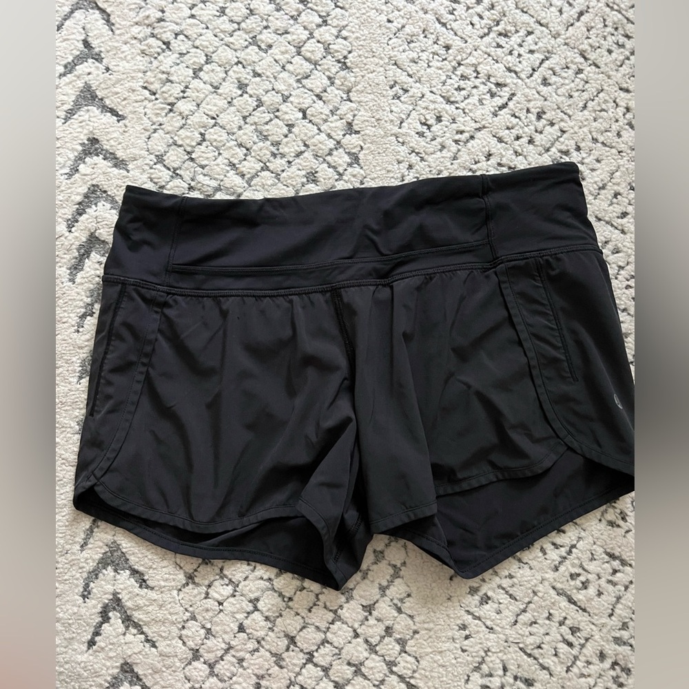Lululemon shorts size 6